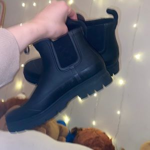 ☔️EVERLANE Rubber Black Rain Booties